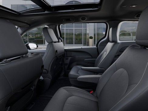 New 2026 Chrysler Pacifica Select AWD/4WD image 26