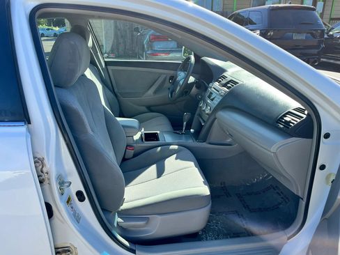 Used 2010 Toyota Camry XLE FWD image 15