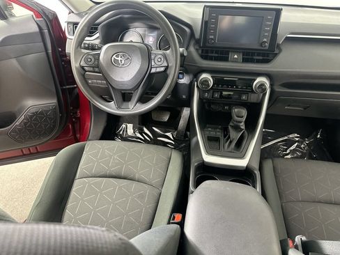 Used 2019 Toyota RAV4 XLE w/ Convenience Package FWD image 17
