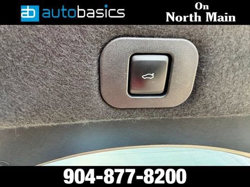 Used 2017 Lincoln Continental Select FWD image 25
