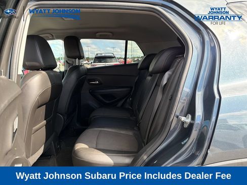 Used 2022 Chevrolet Trax LT w/ Driver Confidence Package AWD/4WD image 24