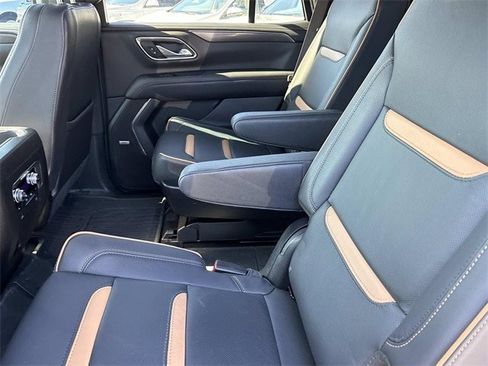 Used 2024 GMC Yukon AT4 w/ Technology Package image 19