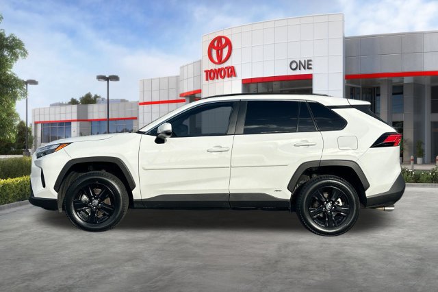 Certified 2024 Toyota RAV4 LE AWD/4WD image 9
