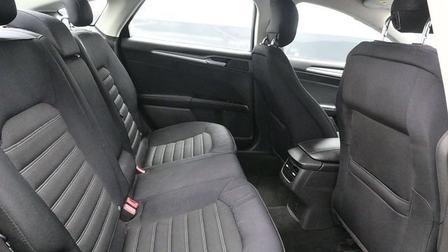 Used 2015 Ford Fusion SE FWD image 13