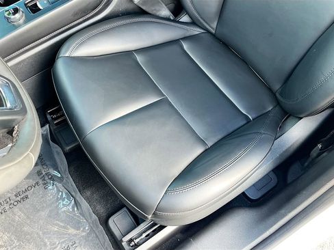 Used 2024 Lincoln Corsair Premiere image 19