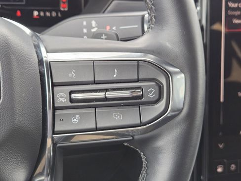 Used 2025 GMC Acadia Elevation image 25