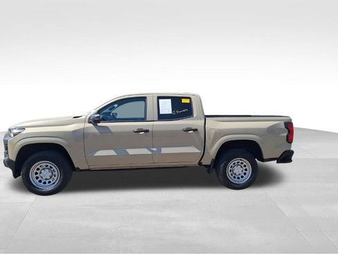 Used 2024 Chevrolet Colorado W/T image 9