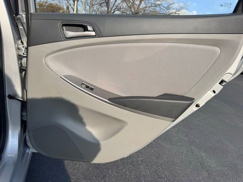 Used 2015 Hyundai Accent GLS image 20