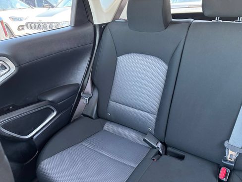 Used 2025 Kia Soul LX w/ LX Technology Package FWD image 37