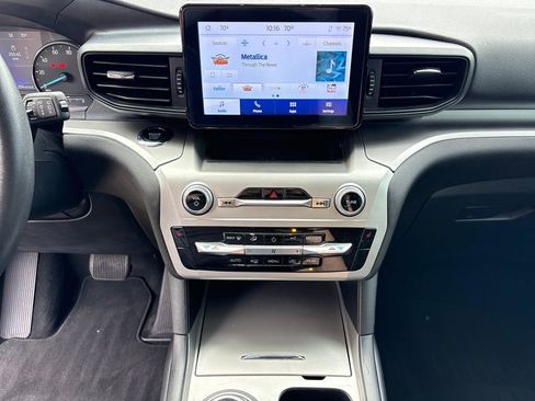 Used 2022 Ford Explorer XLT image 22