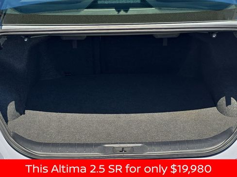 Used 2024 Nissan Altima 2.5 SR FWD image 18