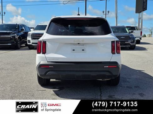 Used 2023 Kia Sorento LX FWD image 6