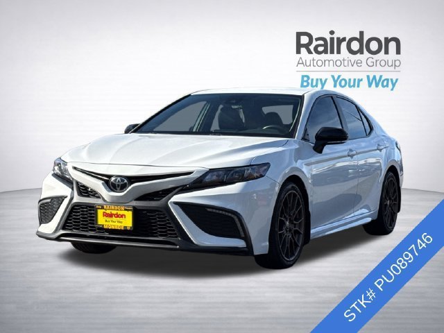 Used 2023 Toyota Camry SE FWD image 3