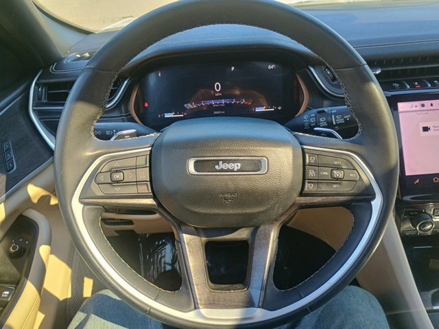 Used 2023 Jeep Grand Cherokee Limited AWD/4WD image 28
