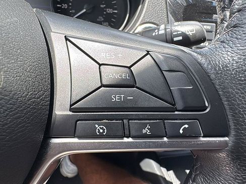Used 2020 Nissan Rogue SV AWD/4WD image 23
