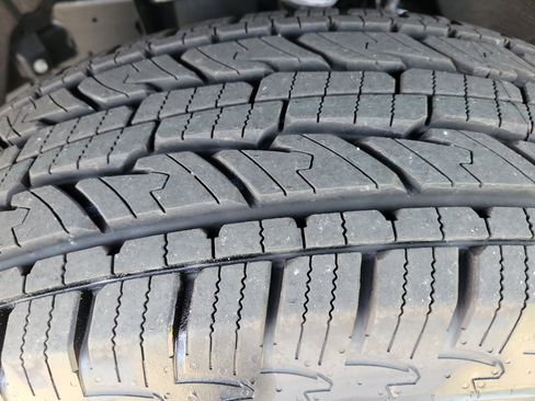 New 2025 GMC Sierra 1500 SLE w/ Preferred Package image 12