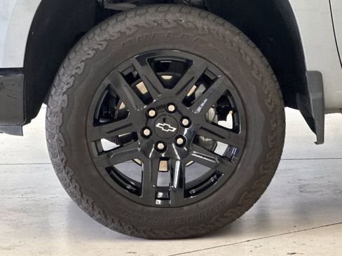 Used 2024 Chevrolet Silverado 1500 LT Trail Boss w/ Convenience Package II AWD/4WD image 27