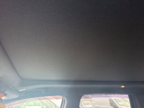 Used 2017 Jeep Grand Cherokee Overland image 18