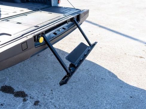 Used 2023 Ford F150 Lariat image 16