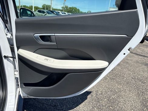Certified 2025 Hyundai Sonata SEL FWD image 31