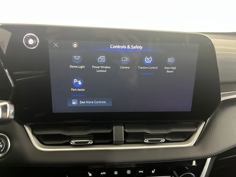 Used 2025 Chevrolet Equinox LT w/ Convenience Package II image 67