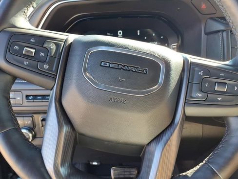 Used 2023 GMC Yukon Denali Ultimate image 25