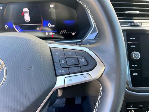 Certified 2023 Volkswagen Tiguan SE FWD image 19