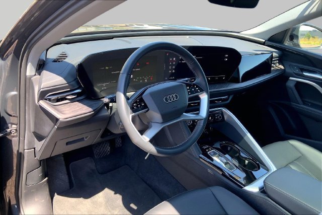 Certified 2025 Audi Q5 Premium w/ Convenience Package AWD/4WD image 14