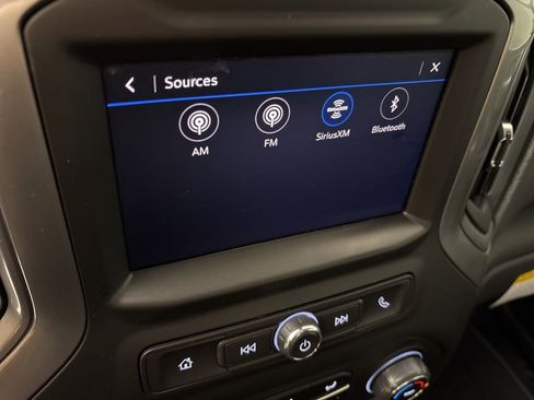 Used 2025 Chevrolet Silverado 1500 Custom image 32