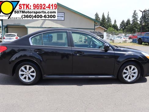Used 2011 Subaru Legacy 2.5i Premium AWD/4WD image 10