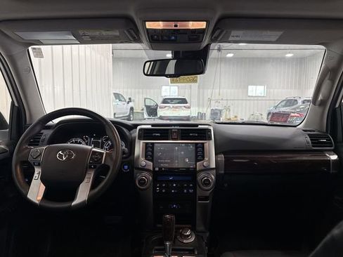 Used 2022 Toyota 4Runner Limited AWD/4WD image 4