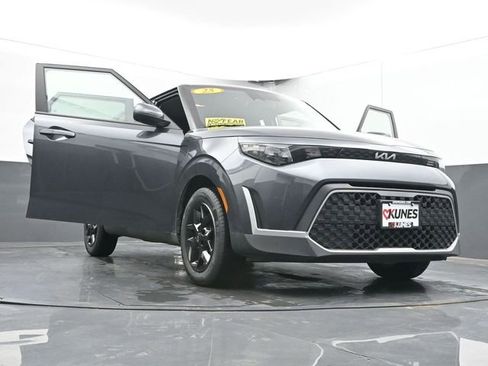 Used 2025 Kia Soul LX w/ LX Technology Package FWD image 47
