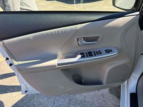 Used 2014 Toyota Prius V Five image 25