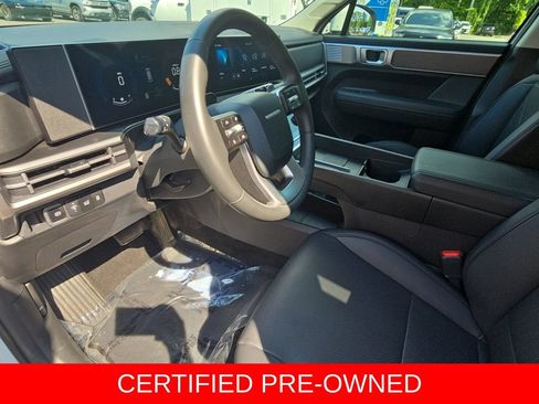 Certified 2024 Hyundai Santa Fe SEL AWD/4WD image 17