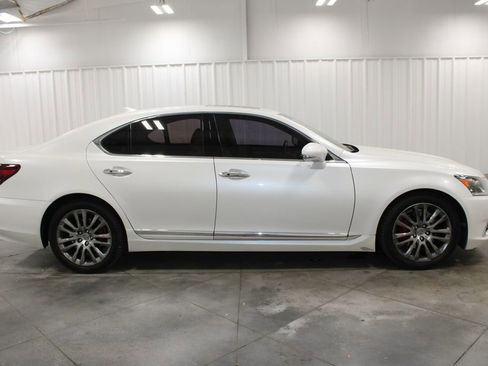 Used 2016 Lexus LS 460 w/ Comfort Package RWD image 11