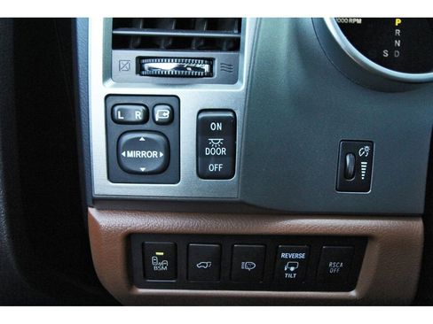 Used 2014 Toyota Sequoia Platinum AWD/4WD image 19