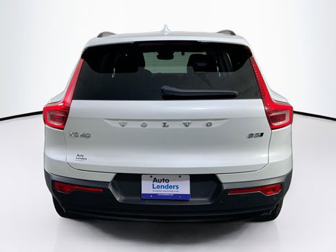 Used 2023 Volvo XC40 B5 Plus w/ Driver Assist Package image 6