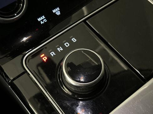 Used 2020 Land Rover Range Rover Velar S image 29