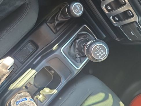 Used 2019 Jeep Wrangler Sport AWD/4WD image 21