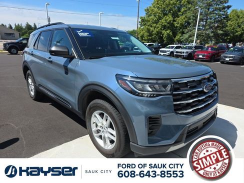 Used 2025 Ford Explorer Active AWD/4WD image 1