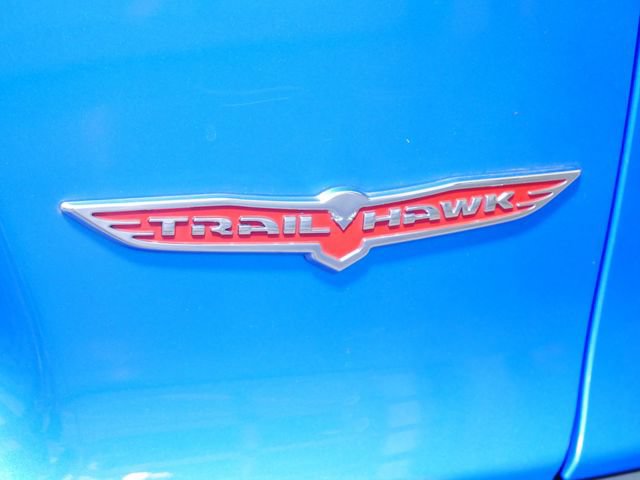 Used 2020 Jeep Cherokee Trailhawk w/ Comfort/Convenience Group AWD/4WD image 10