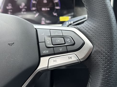 New 2026 Volkswagen Tiguan SE R-Line FWD image 25