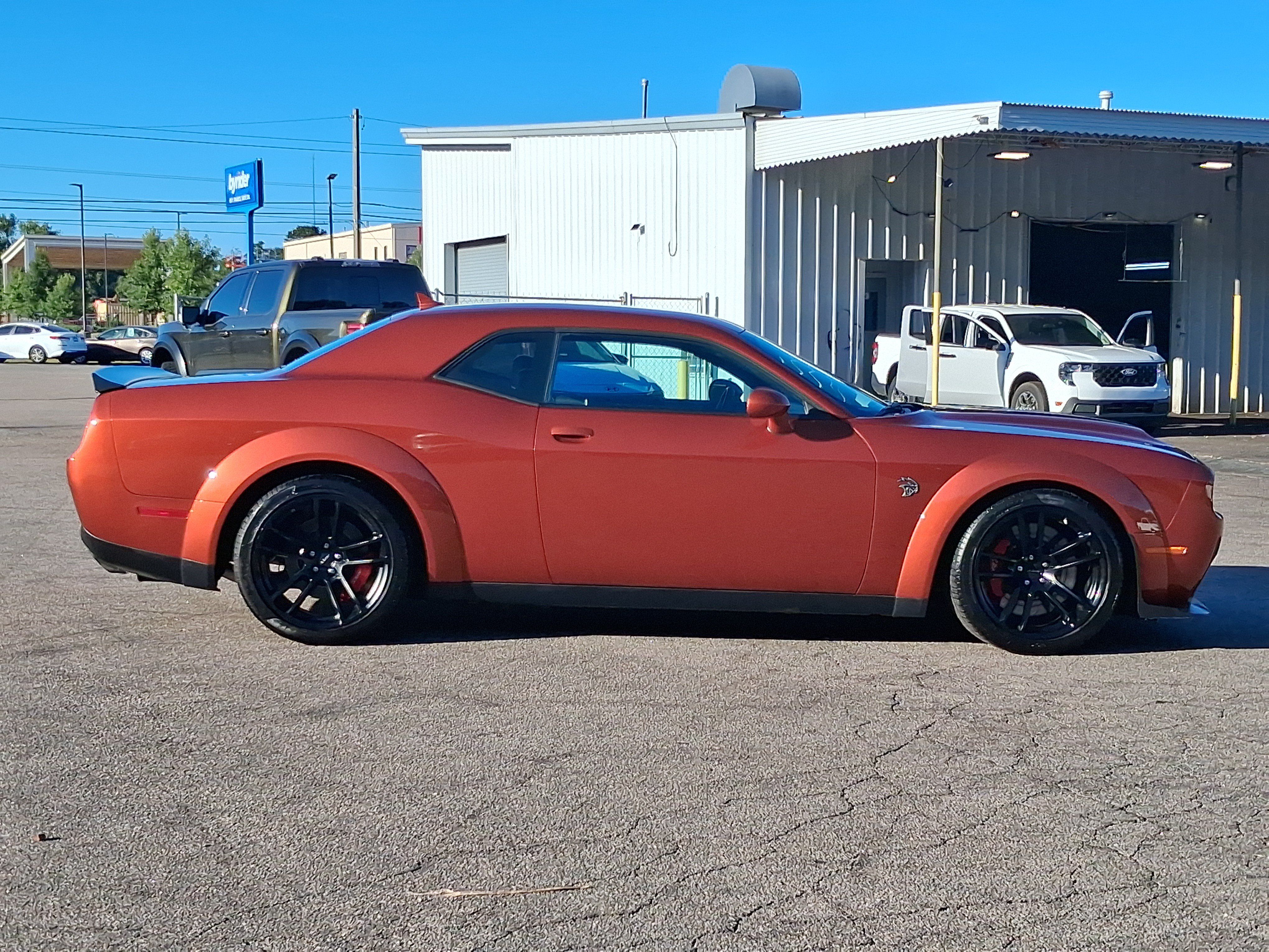 Used 2022 Dodge Challenger SRT Hellcat RWD image 2