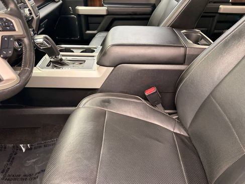 Used 2017 Ford F150 Lariat w/ Equipment Group 502A Luxury AWD/4WD image 18