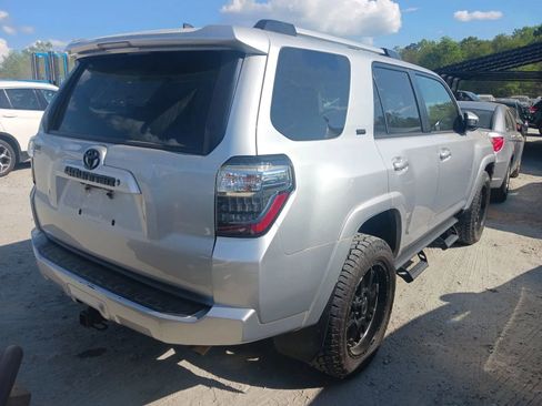 Used 2020 Toyota 4Runner SR5 image 2