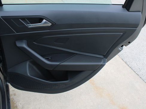 Certified 2024 Volkswagen Jetta Sport image 21