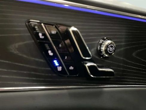 Used 2024 Cadillac Lyriq Luxury RWD image 30