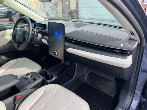 Used 2021 Ford Mustang Mach-E Premium image 16