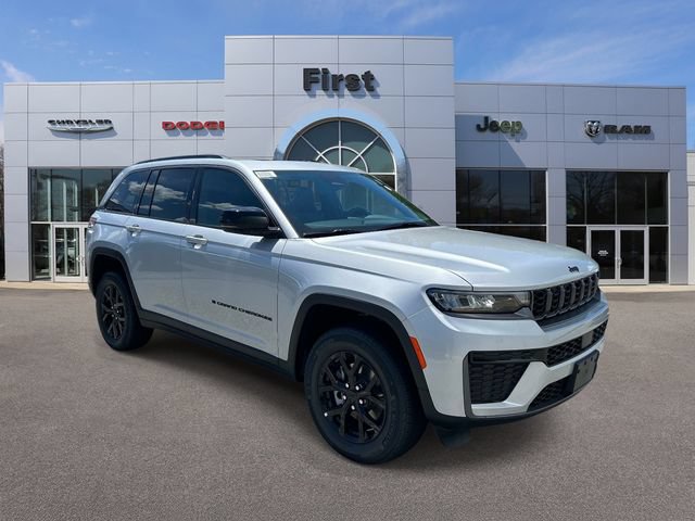 New 2026 Jeep Grand Cherokee Altitude AWD/4WD image 1