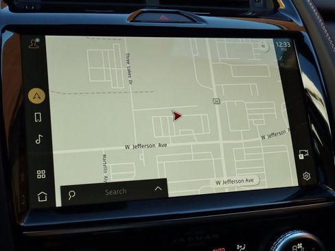 Certified 2024 Jaguar E-PACE R-Dynamic SE image 27